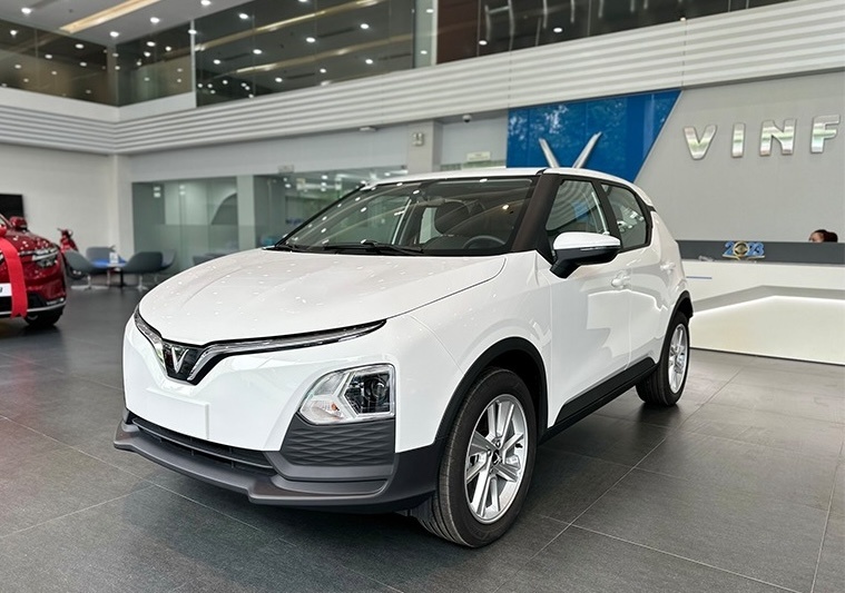 Chạy dịch vụ lăn bánh vượt mốc 160.000km, chủ xe VinFast VF 5 lần đầu vạch rõ con số pin bị chai, tuyên bố luôn sự thật khi lái