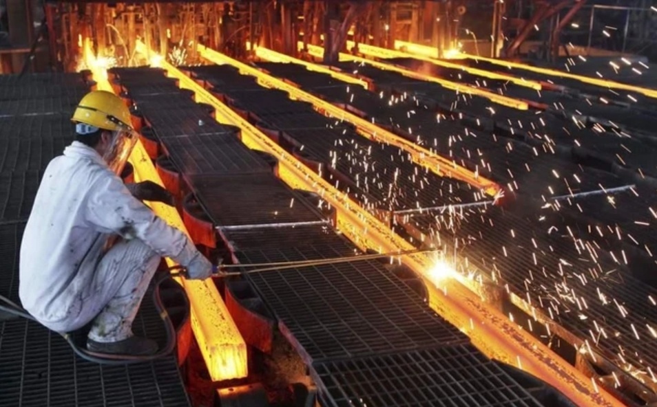 Thép HRC Trung Quốc lách thuế tràn vào Việt Nam, Hòa Phát (HPG) kiến nghị mở rộng điều tra