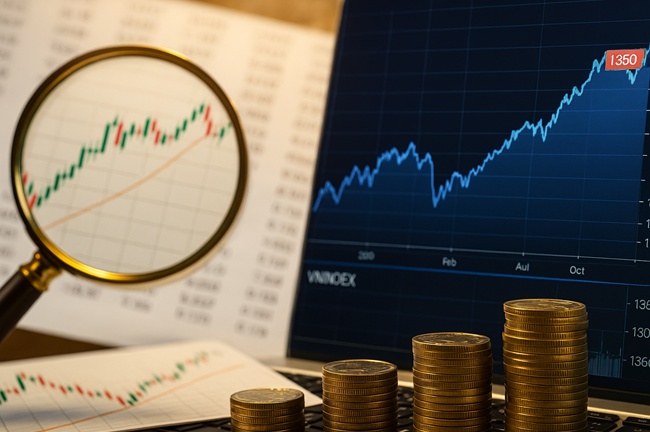VN-Index mắc kẹt 1.350 điểm: Cần nhịp điều chỉnh để bật cao hơn?