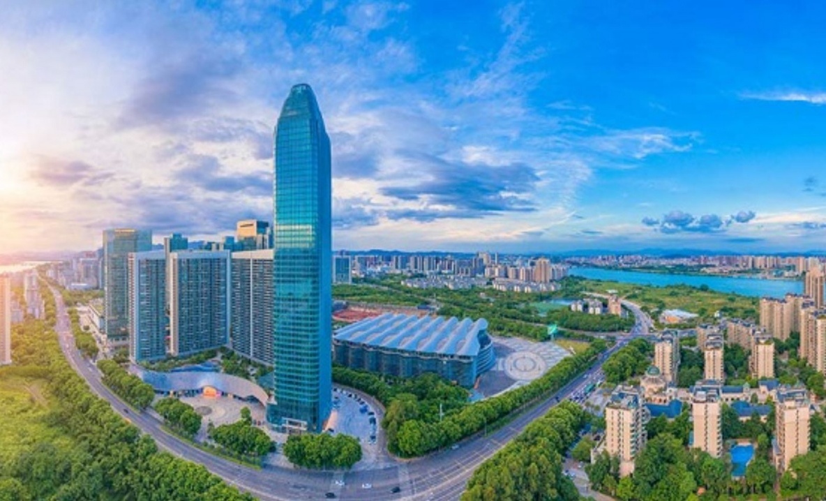 Trung tâm kinh tế  sở hữu 2 siêu đô thị, GDP ngang hàng với các quốc gia top 10 toàn cầu: Đẩy mạnh xuất khẩu xe điện, pin lithium, drone thoát mác côn