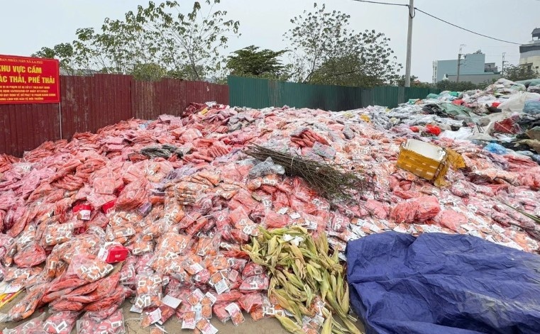 Hà Nội: Chuyển công an 4 vụ vi phạm tại 'thủ phủ' bánh kẹo La Phù
