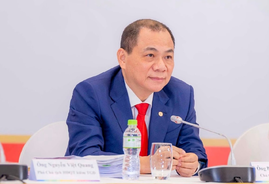 Vingroup của ông Phạm Nhật Vượng có thêm 23.000 tỷ đồng vốn hóa sau một nghi thức 'bấm nút'