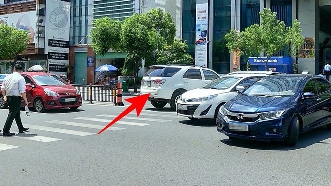 Hành vi rất nhiều tài xế vi phạm, phải biết để chấp hành, tránh bị phạt lên tới 22 triệu và trừ 10 điểm GPLX