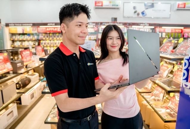FPT Shop tung ưu đãi cho giáo viên - học sinh mua laptop AI mùa tựu trường: Giá từ 8,9 triệu tặng thêm SIM 60GB/tháng