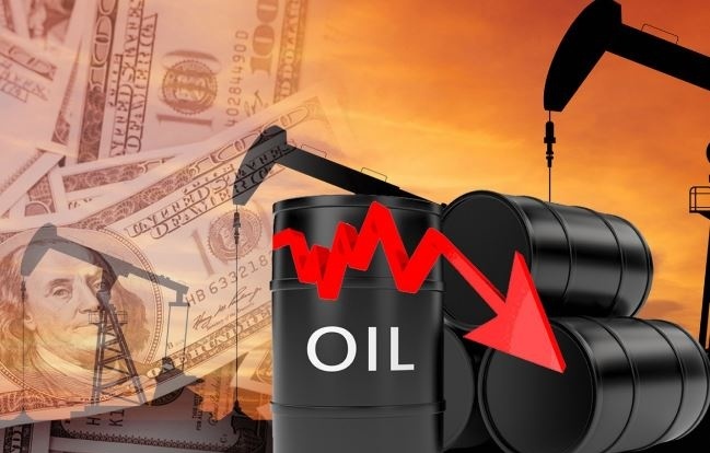 Giá dầu thô lao dốc: Giảm hơn 8 USD/thùng
