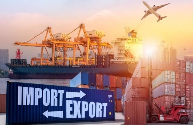 Việt Nam tăng tốc thương mại: Than, xi măng, hóa chất xuất khẩu bùng nổ giữa làn sóng nhập khẩu máy móc