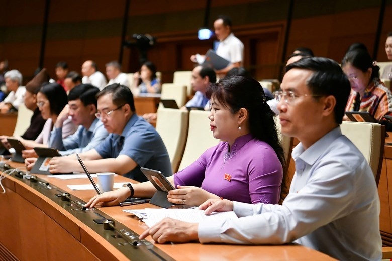 Quốc hội đồng ý nới điều kiện nhập quốc tịch Việt Nam để thu hút nhân tài