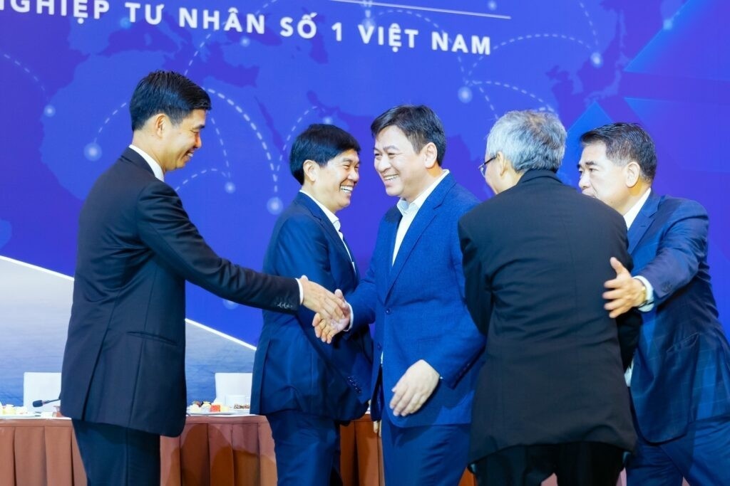 Lãnh đạo Hòa Phát (HPG) đăng ký gom lượng lớn cổ phiếu ngay trước ngày chốt quyền cổ tức