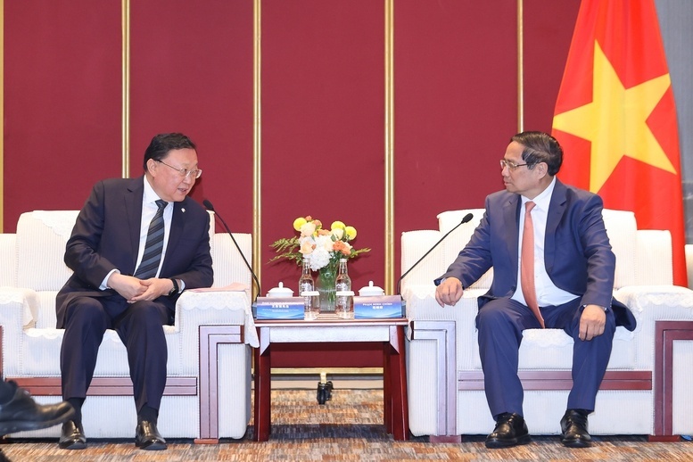 Thủ tướng tiếp lãnh đạo 3 tập đoàn hàng đầu Trung Quốc, siêu dự án đường sắt được mang ra thảo luận