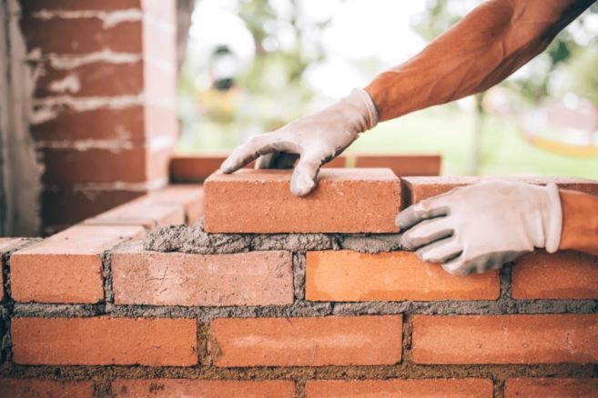 Giá gạch xây dựng tăng phi mã nửa đầu năm 2025: Có nơi chạm mốc 2.200 đồng/viên