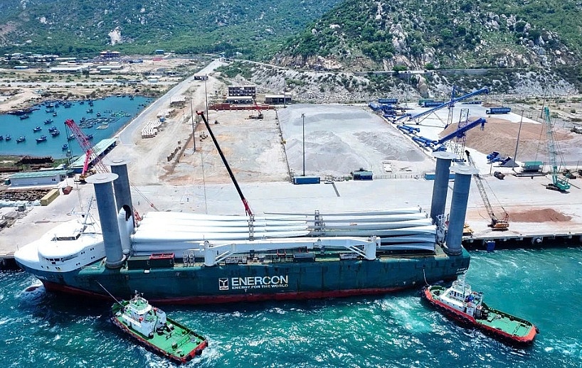 Trung Nam Group đón tàu siêu trọng Đức tại cảng 5.600 tỷ, mở đường hiện thực hóa Quy hoạch điện VIII