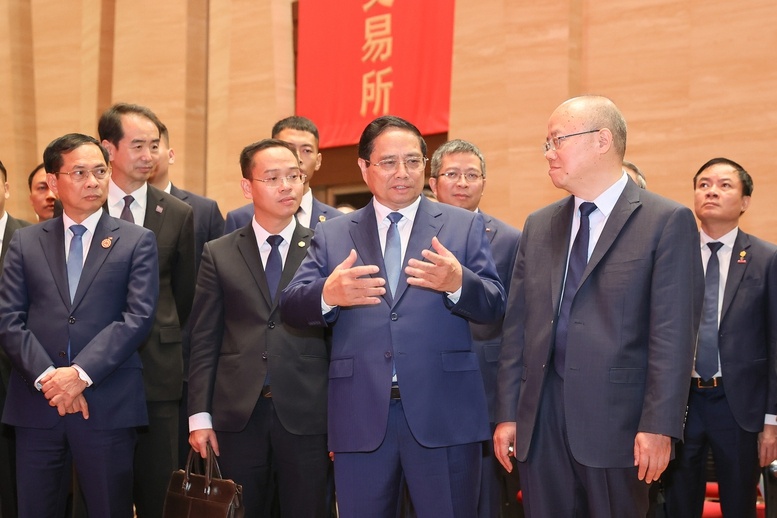 Thủ tướng đánh cồng khai mạc phiên giao dịch tại sàn chứng khoán lớn nhất châu Á