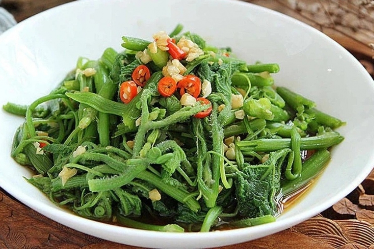Loại rau được ví như ‘nhân sâm nhà nghèo’, Đông Y gọi là bài thuốc tốt cho gan: Giá chỉ 8.000 đồng/1 bó