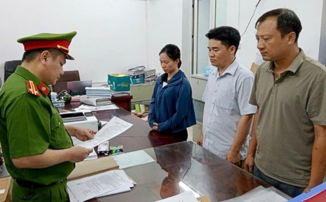 Chính thức khởi tố nguyên Giám đốc Văn phòng Đăng ký đất đai huyện cùng 2 viên chức