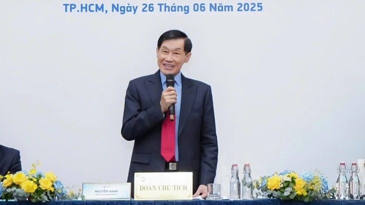 Ông Johnathan Hạnh Nguyễn: 'Bao giờ tôi còn làm Chủ tịch thì anh em vẫn có thể nở nụ cười'