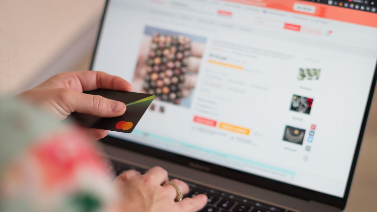 Mỗi ngày người Việt chi hơn 1.000 tỷ mua sắm online, Shopee 'nuốt trọn' thị trường Việt