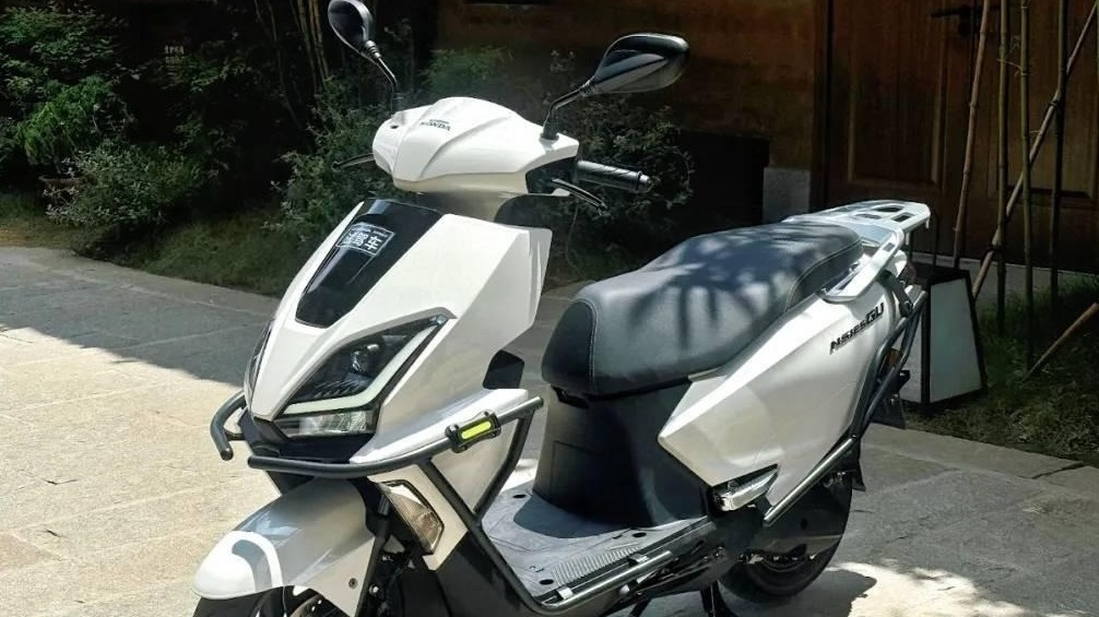 Honda ra mắt ‘siêu tay ga’ giá chỉ hơn 32 triệu, hứa hẹn khách hàng trẻ rất mê: ‘Xịn’ hơn cả ‘đàn anh’ Vision