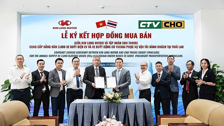 Sau VinFast, một hãng ô tô Việt lần đầu xuất khẩu hàng nghìn xe điện ra quốc tế