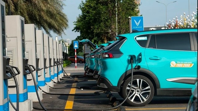 'Ông lớn' ngành điện muốn mở 1.000 trạm sạc với Vingroup tham vọng mở 1.000 trạm sạc: Vừa báo doanh thu 15.000 tỷ sau 5 tháng