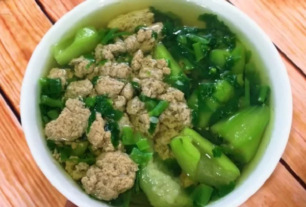 Món rau 'nhà quê' hóa báu vật mùa hè: Từ chợ đến siêu thị, loại rau rẻ tiền này cực hút hàng, lợi cả ví tiền lẫn sức khỏe