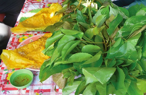 Thứ rau quê xưa chỉ trồng hàng rào chẳng ai ngó, nay lên thành phố giá cao ngỡ ngàng, nhiều người 'săn lùng'