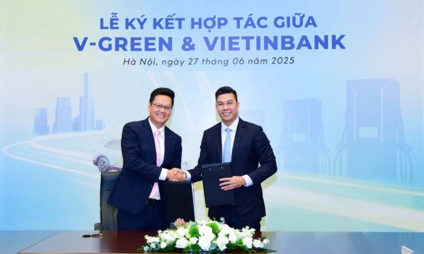 VinFast tăng tốc bán xe, V-Green chạy đua mở trạm sạc: Một ngân hàng 'tương trợ' 4.000 tỷ đồng