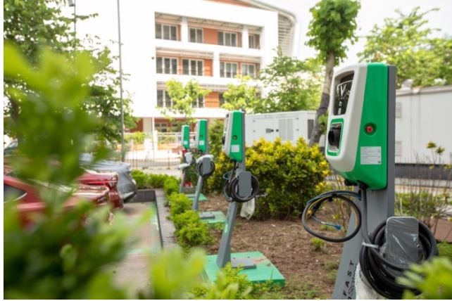 VinFast tăng tốc bán xe, V-Green chạy đua mở trạm sạc: Một ngân hàng 'tương trợ' 4.000 tỷ đồng