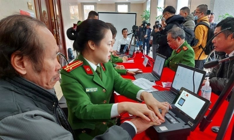Sau sáp nhập, người dân có cần đi làm lại CCCD không?