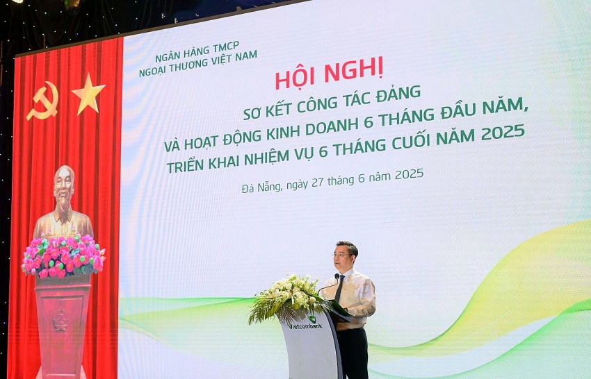 Vietcombank duy trì nợ xấu dưới 1%