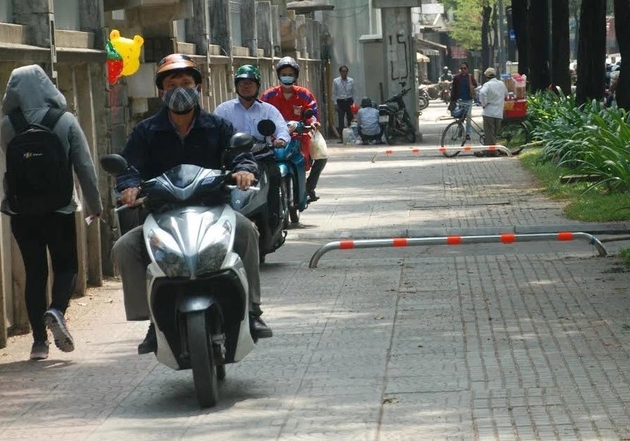 Từ 2025: Hành vi nhiều người đi xe máy tưởng lỗi nhỏ nhưng bị phạt tới 6 triệu đồng, cần biết để không vi phạm