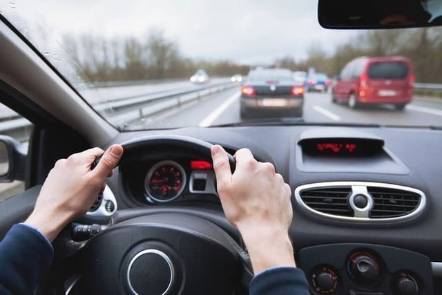 Chuyên gia tiết lộ vận tốc lý tưởng khi chạy xe trên cao tốc giúp tiết kiệm xăng