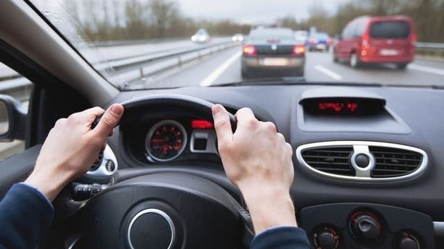 Chuyên gia tiết lộ vận tốc lý tưởng khi chạy xe trên cao tốc giúp tiết kiệm xăng