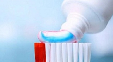 Thu hồi 2 sản phẩm kem đánh răng Aquafresh