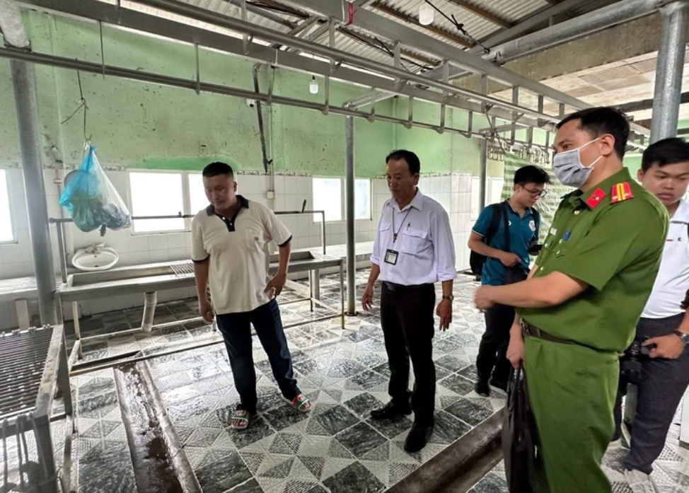 Vụ thịt heo C.P. Việt Nam: Nhân viên đóng dấu kiểm dịch sai bị kỷ luật, chuyển nhiệm vụ công tác