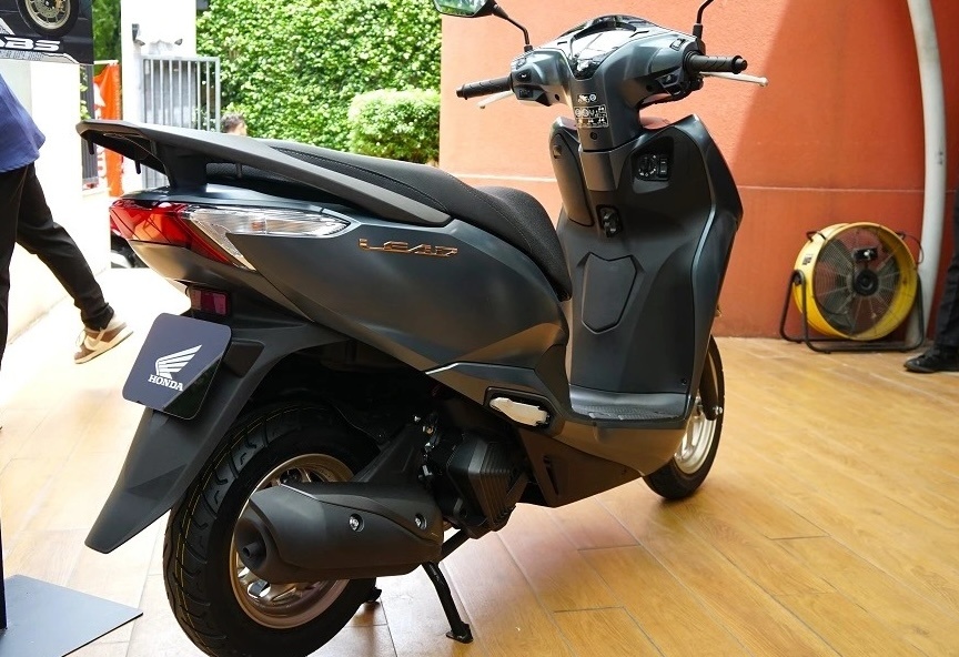 Đối thủ mạnh của Honda LEAD ‘xăng ăn như ngửi’, cốp rộng để vừa 2 chiếc mũ bảo hiểm: Giá bán có khiến khách hàng Việt ‘siêu lòng’?