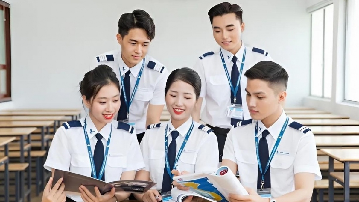 Ngành nghề không bằng đại học vẫn được trọng vọng, lương gần 50 triệu/tháng: Được ‘vi hành’ muôn nơi, không lo bị AI thay thế