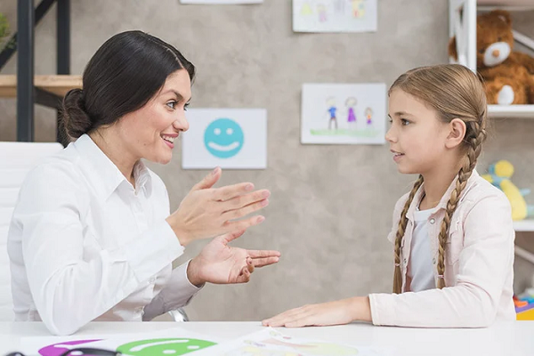 Top ngành học 'hái ra tiền' cho nữ trong thời đại mới: Ổn định, thu nhập cao, tiềm năng lâu dài