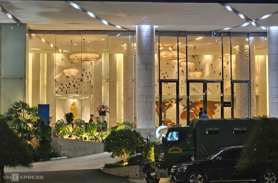 Chân dung doanh nghiệp đứng sau khách sạn 5 sao nổi tiếng tại Nha Trang vừa bị Công an đột xuất kiểm tra