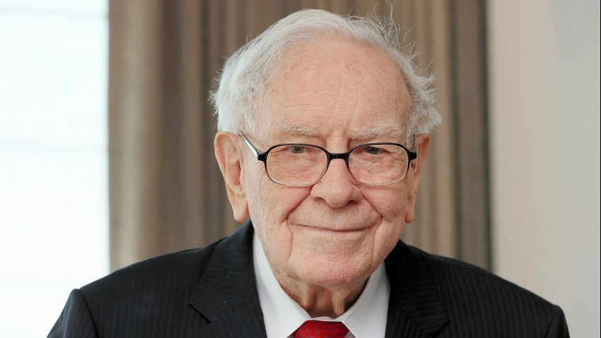 Warren Buffett chỉ ra 5 khoản chi tiêu khiến người nghèo mãi không giàu
