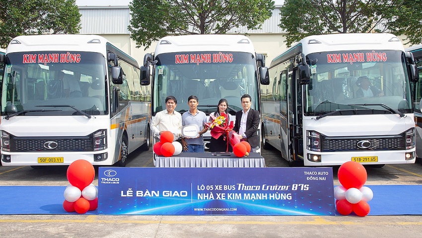 THACO AUTO vừa bàn giao lô xe bus cho nhà xe đã có 20 năm hoạt động