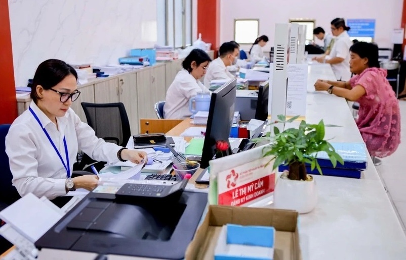Quy định mới nhất về trình độ, bằng cấp với cán bộ, công chức: Bằng Đại học tại chức, không chính quy có đáp ứng được yêu cầu không?