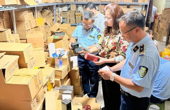 Hà Nội ra đòn mạnh chống hàng giả: 2.176 vụ kiểm tra, tổng tiền phạt gần 34 tỷ, tiêu hủy hàng hóa vi phạm trị giá hơn 41 tỷ đồng