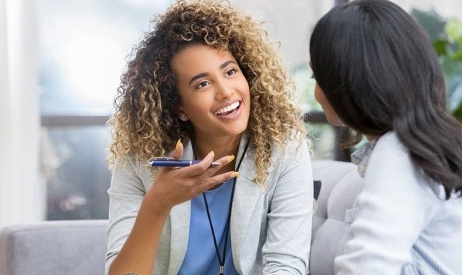 AI lên ngôi, 7 nghề này vẫn 'miễn nhiễm' trước nguy cơ bị thay thế: Cơ hội phát triển lâu dài, lương tăng đều
