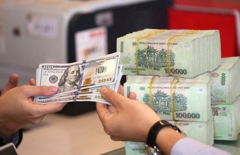 Vì sao USD suy yếu mạnh nhưng VND vẫn mất giá gần 3%? NHNN lên tiếng giải thích