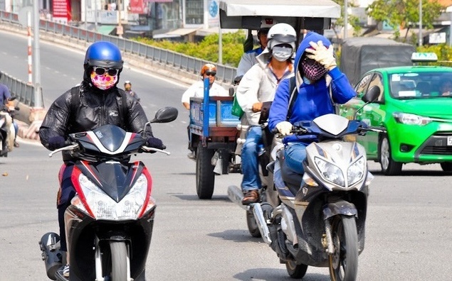 Quy định mới nhất về xe về lỗi xe không chính chủ, bị phạt lên tới 12 triệu đồng: Đi xe của vợ/chồng, bố mẹ có bị CSGT phạt không?