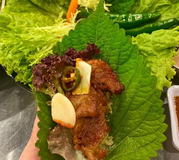 Loại rau rừng lạ lẫm xưa không ai biết nay được dân sành ăn săn lùng, giá cao vẫn đắt hàng