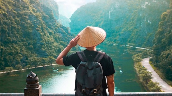 Không học hành vẫn thành tỷ phú, tất cả nhờ kiên trì bán thứ ai cũng thèm