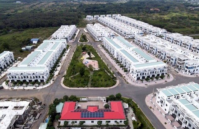 Một cổ phiếu bất động sản tăng trần 13/18 phiên
