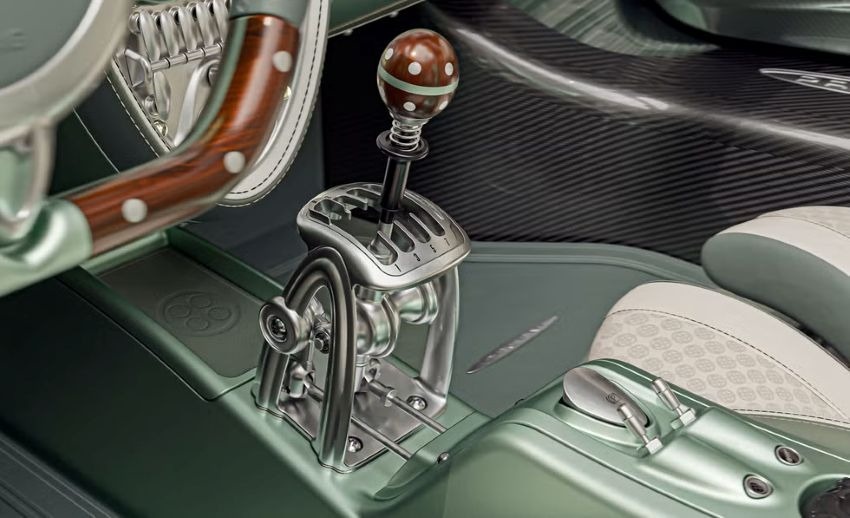 Tuyệt phẩm siêu xe mui trần nhà Pagani, cả thế giới chỉ có 10 chiếc với công suất hơn 860 mã lực