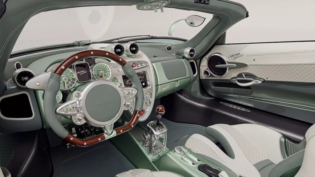 Tuyệt phẩm siêu xe mui trần nhà Pagani, cả thế giới chỉ có 10 chiếc với công suất hơn 860 mã lực